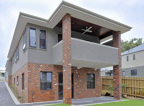 Iq Construction - Builders Victoria 0