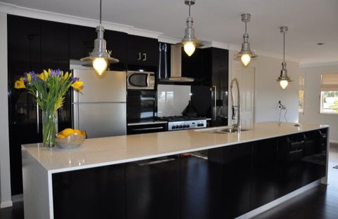 Smith & Sons Renovations & Extensions - Builders Victoria 0